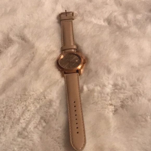 BURBERRY WOMEN'S THE CITY ROUND BEIGE LEATHER STRAP WATCH - Picture 7 of 14